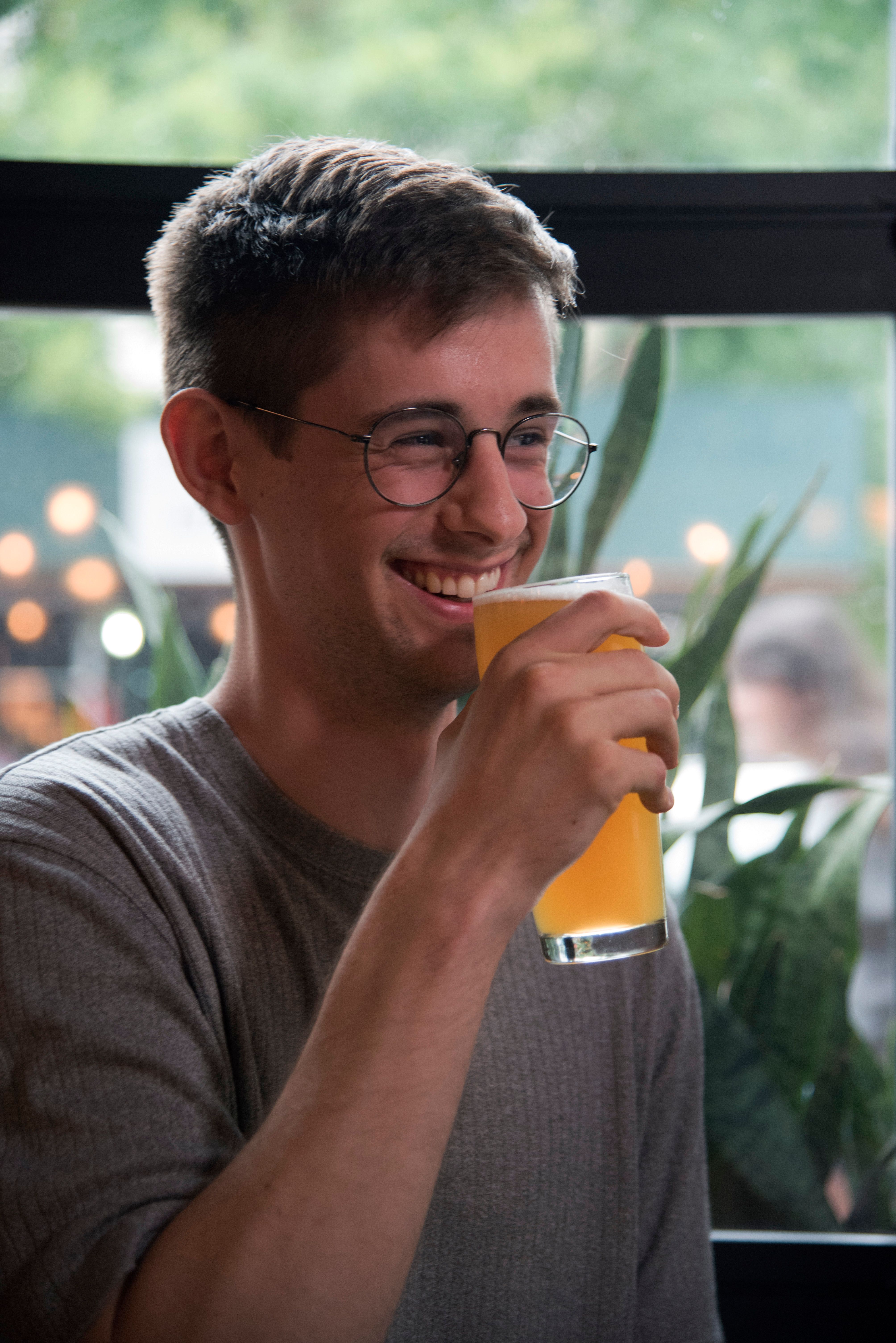 Moment de convivialité lors d'un événement professionnel