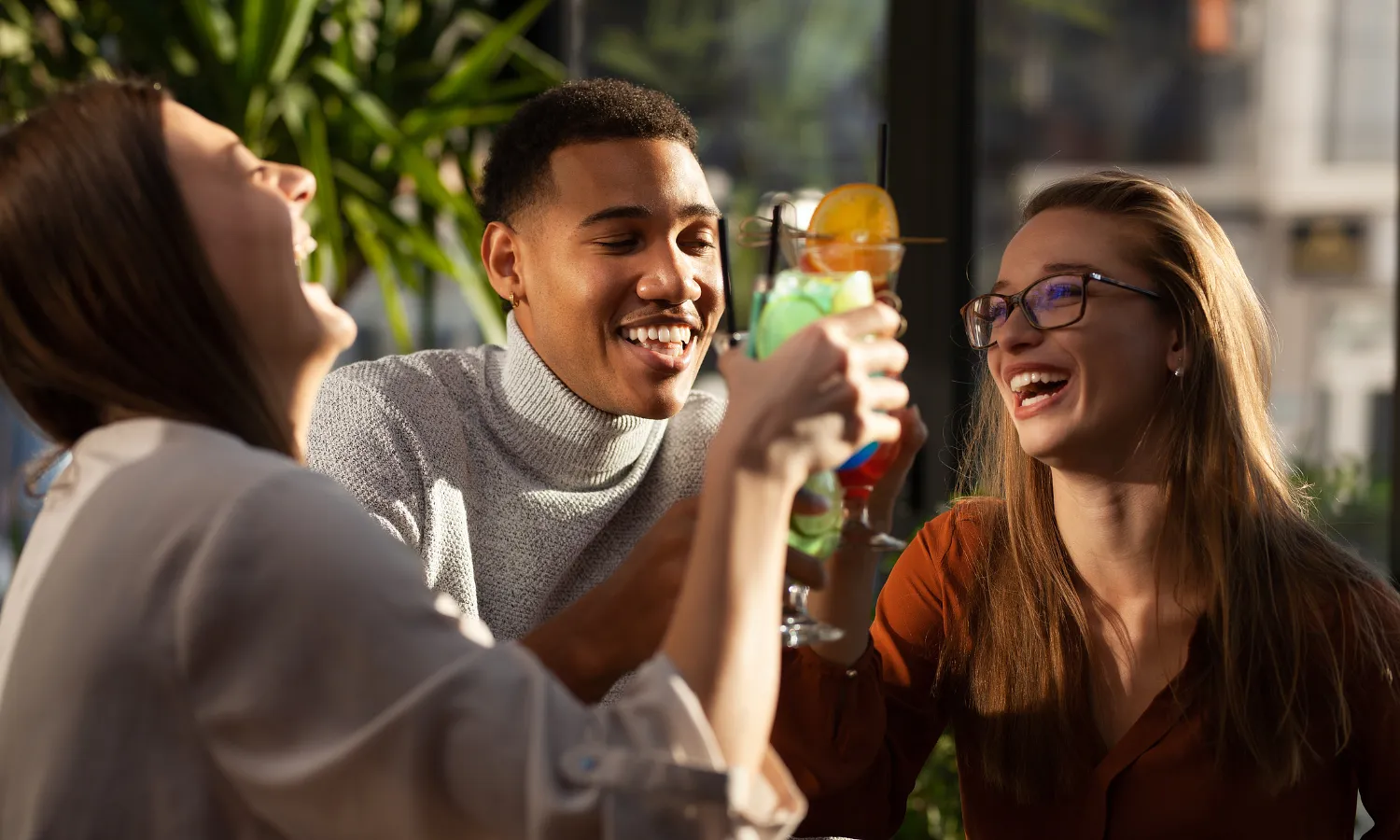 Afterwork business club avec des participants en networking